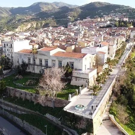 The Palace And 산토스테파노디카마스트라