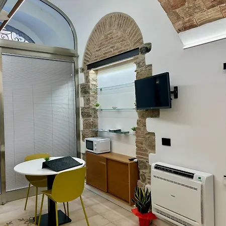 B&B The Palace And 산토스테파노디카마스트라