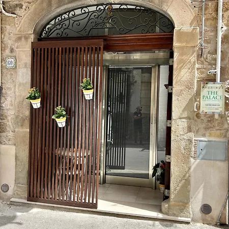 The Palace And Bed & Breakfast 4*